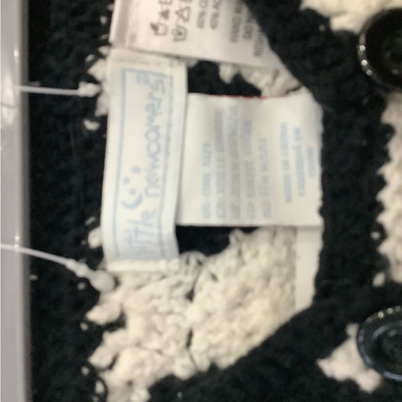 Adorable Newborn photo outfit, Crochet Hat & Slippers Nwt. Soccer themed - Picture 7 of 7